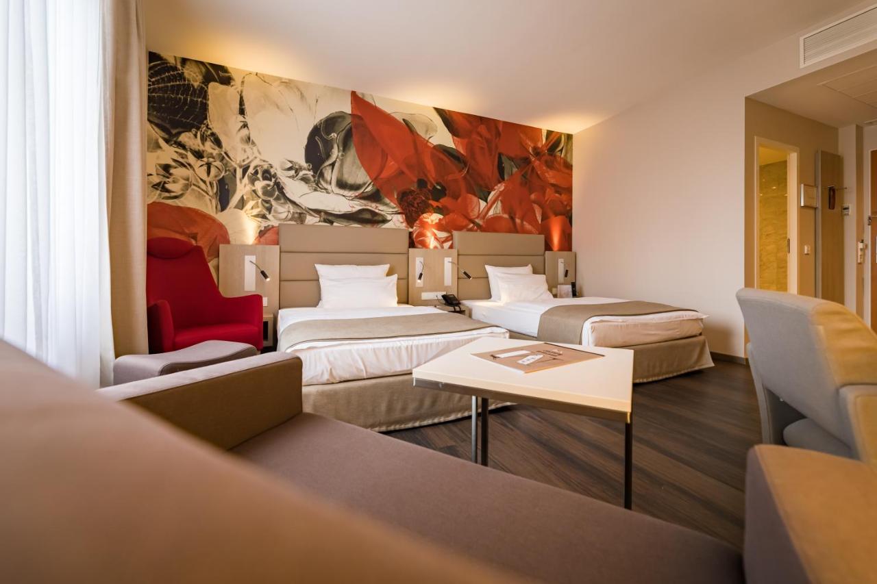 First Inn Hotel Zwickau Buitenkant foto