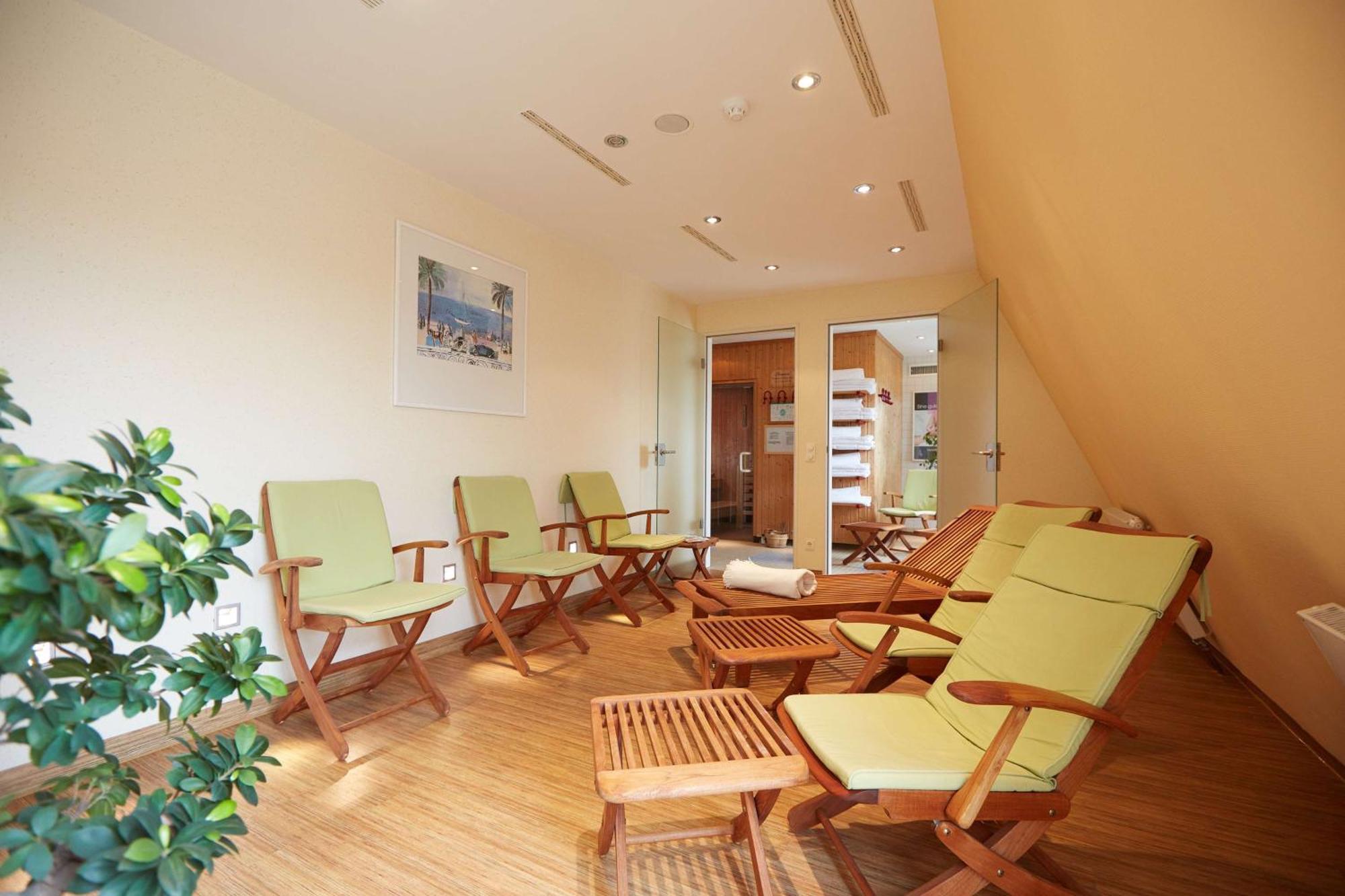 First Inn Hotel Zwickau Buitenkant foto