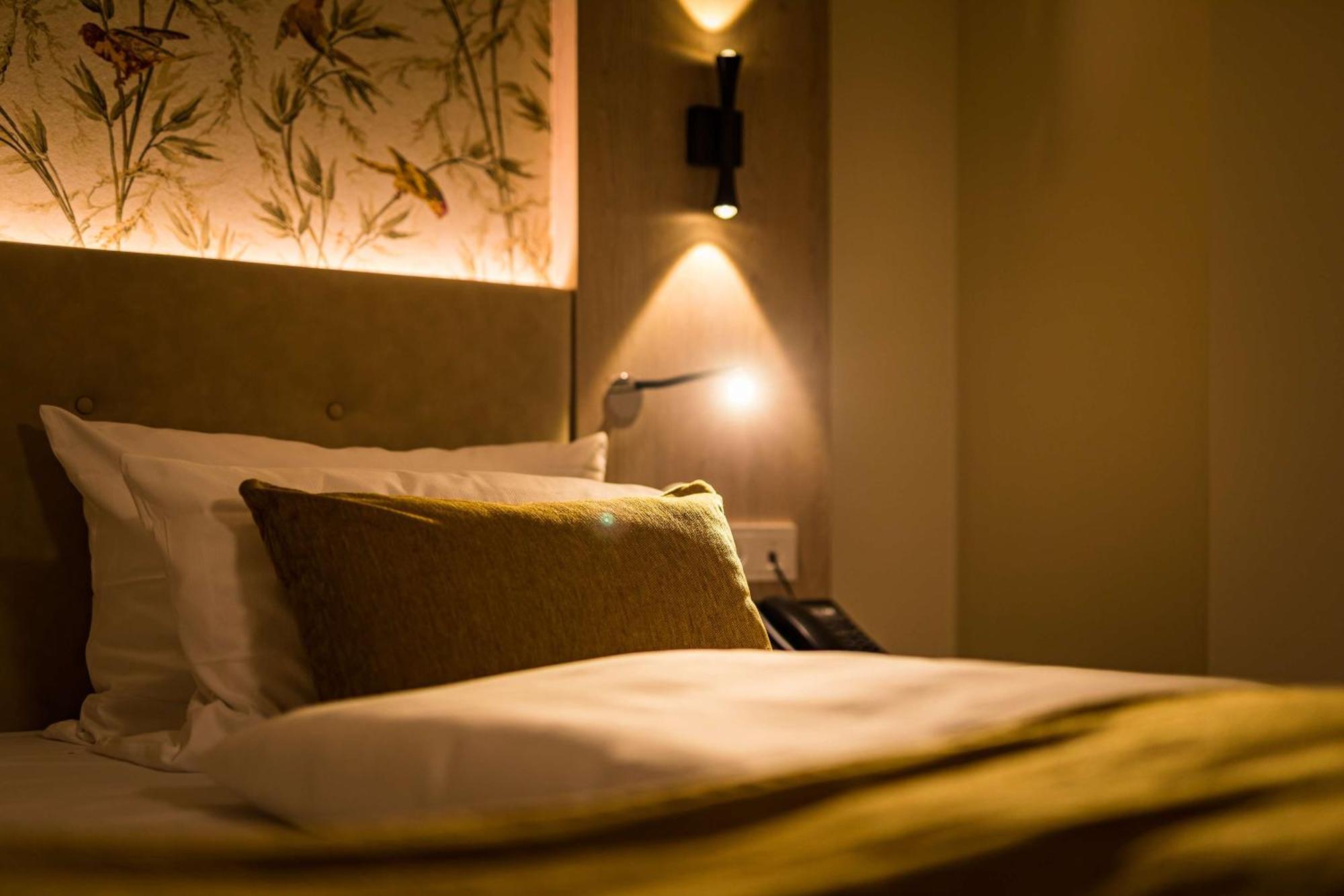 First Inn Hotel Zwickau Buitenkant foto