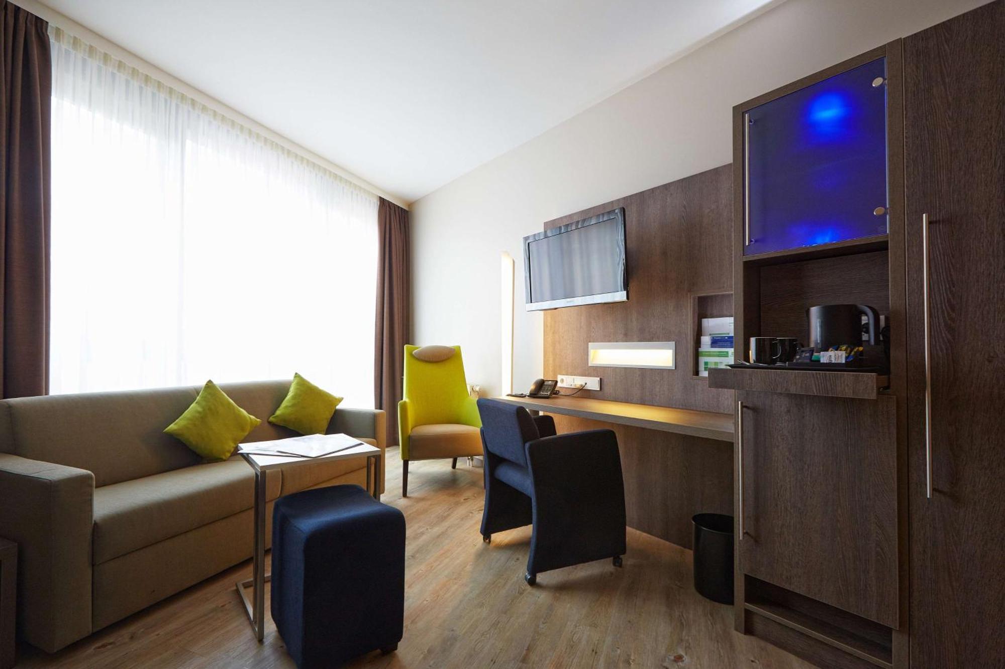 First Inn Hotel Zwickau Buitenkant foto
