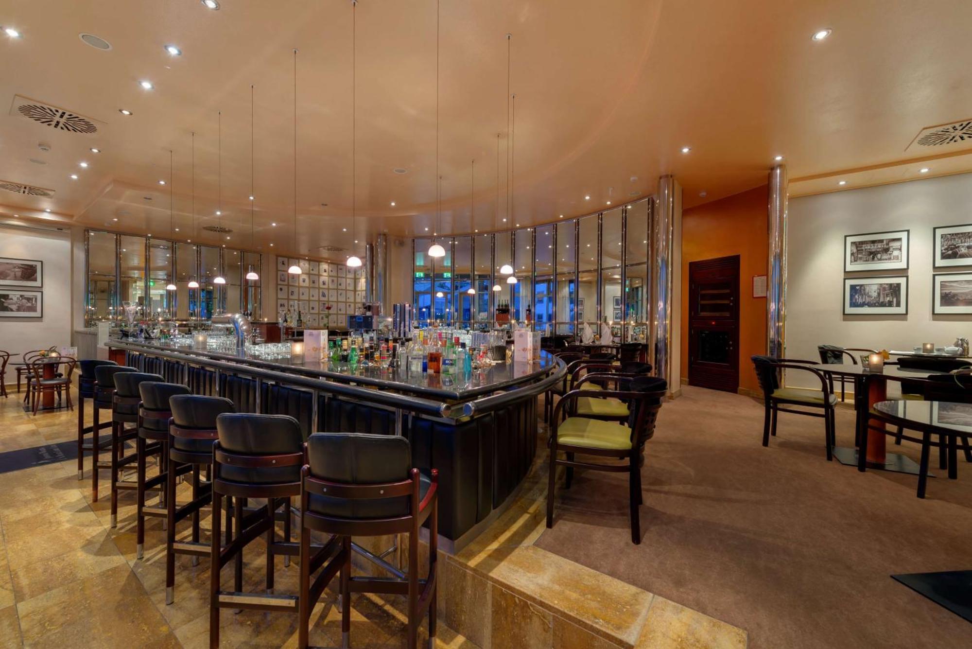 First Inn Hotel Zwickau Buitenkant foto