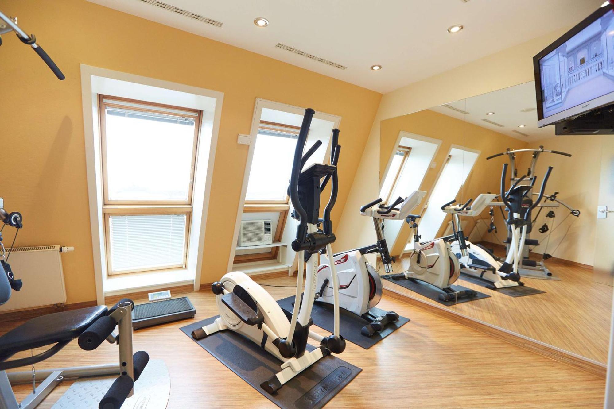First Inn Hotel Zwickau Buitenkant foto